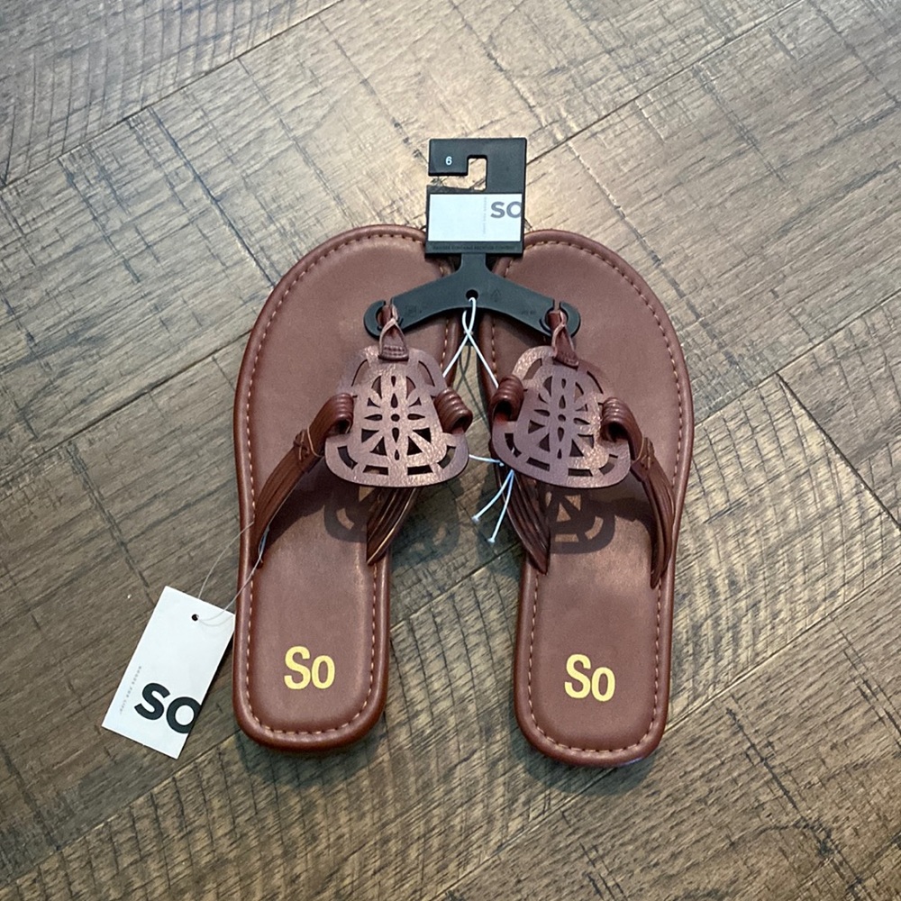 NWT SO Sandals